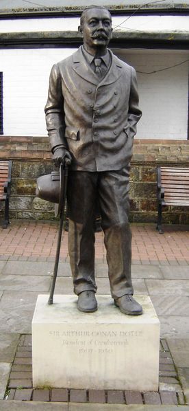 File:Conandoylestatue.jpg